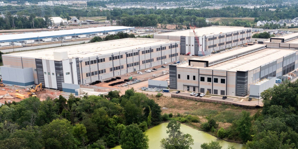 J'habite à côté d'un centre de données Amazon. Je déteste ça, mais je ne bougerai pas.