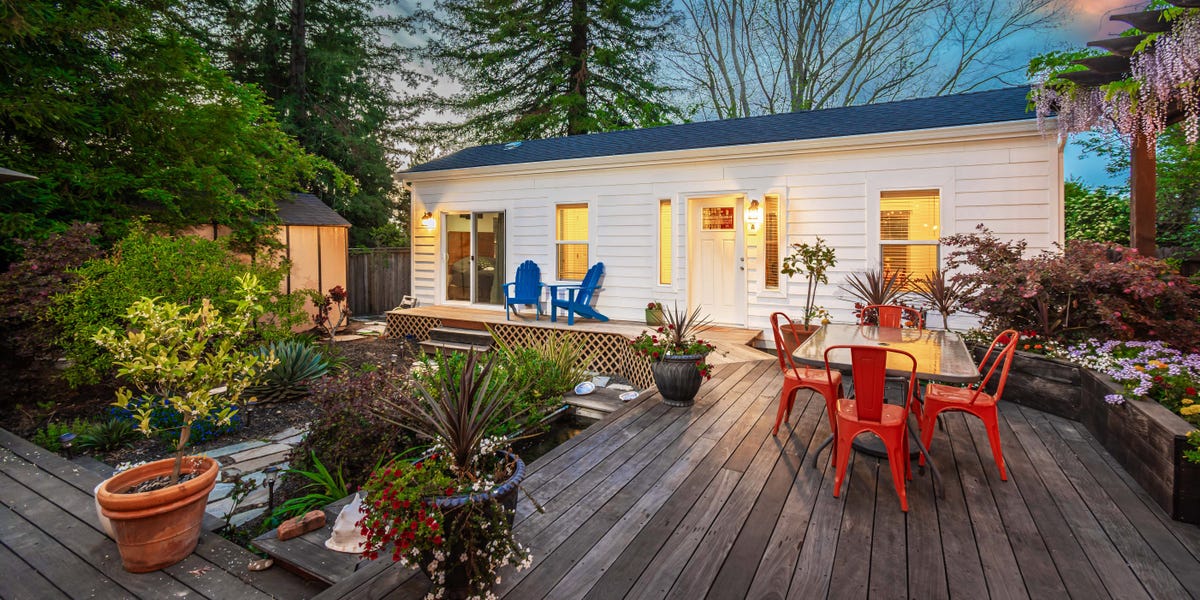 Pourquoi 4 personnes ont construit des petites maisons ou des ADU dans leur cour : coût et avantages