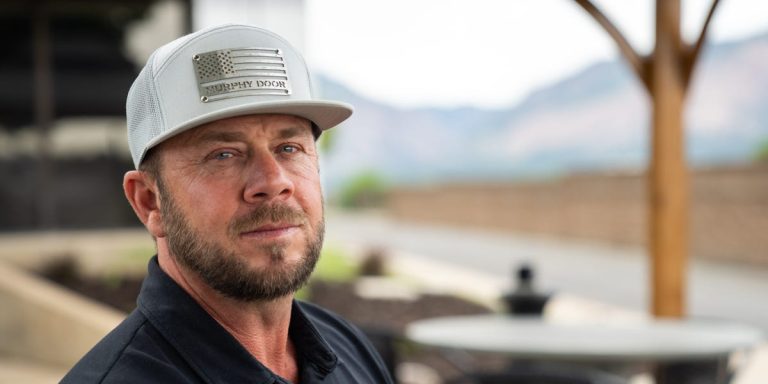 Un pompier dit que devenir millionnaire l&rsquo;a laissé seul