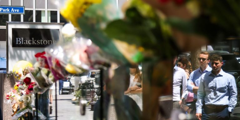 Comment Blackstone a réagi suite à la fusillade tragique à son siège