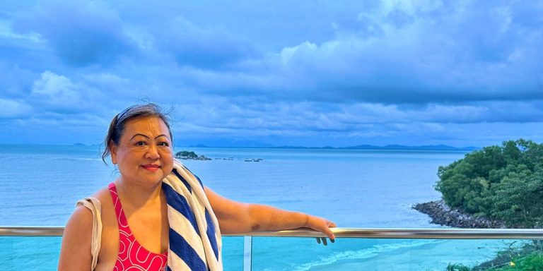 Elle a vécu dans 5 pays différents mais a choisi la Malaisie pour sa retraite