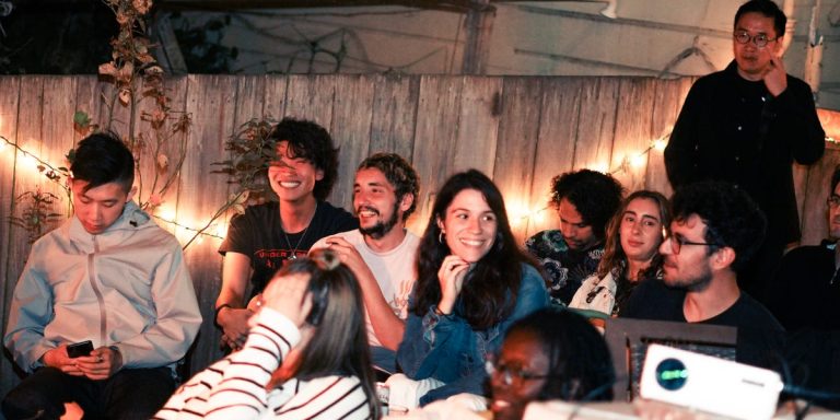 J&rsquo;ai cofondé une Hacker House à San Francisco. Le gérer peut être intense.