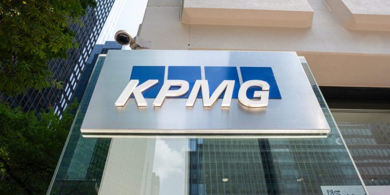 KPMG forme des consultants juniors pour devenir managers d’agents IA