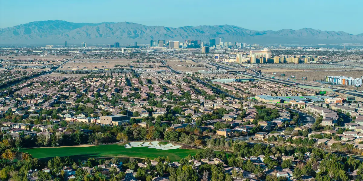 Des milliardaires quittent la Californie pour le Nevada en raison des craintes fiscales