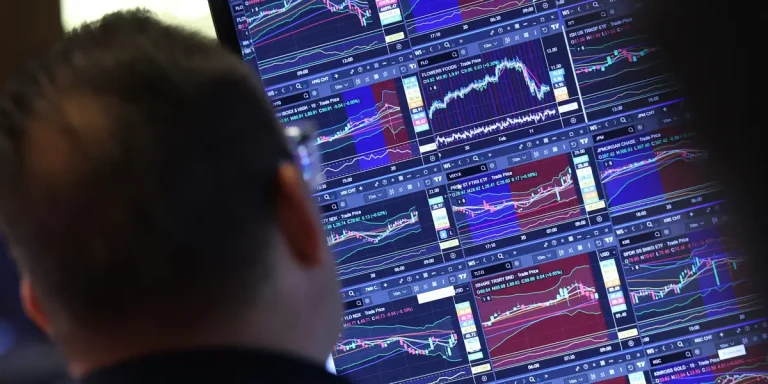 Les dépenses des hedge funds en données telles que les reçus de cartes de crédit bondissent de 17 % en 2025