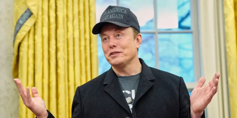Elon Musk dénonce «l&rsquo;analyse clownesque» de Tesla et l&rsquo;aide du gouvernement de SpaceX