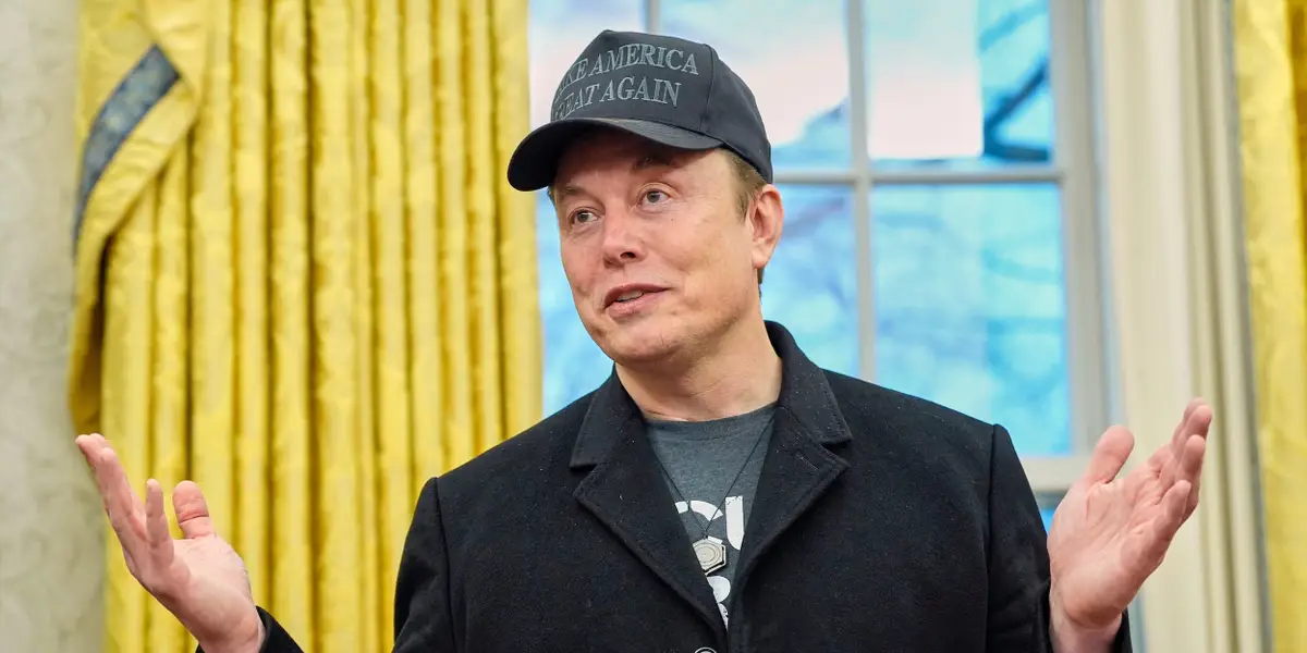 Elon Musk dénonce «l'analyse clownesque» de Tesla et l'aide du gouvernement de SpaceX