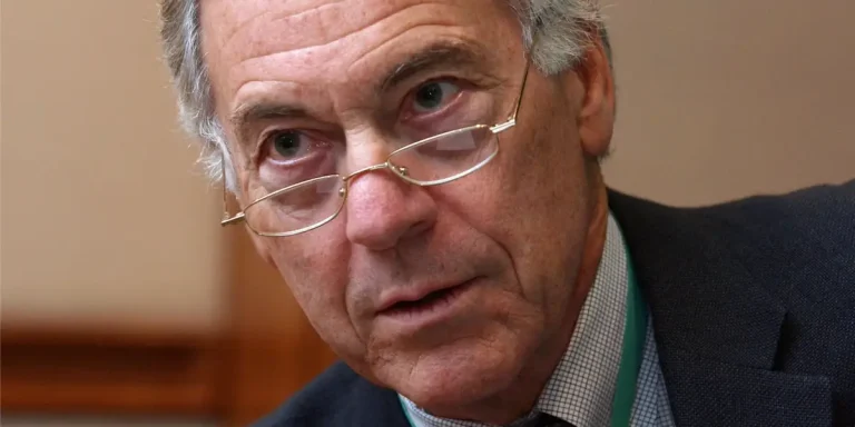 Steve Hanke prévient que l&rsquo;IA est « surfaite » et pourrait être « dangereuse »