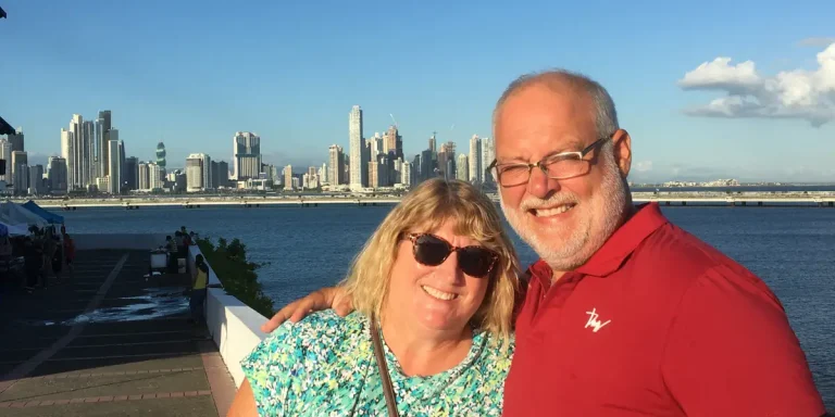 Un couple de retraités a quitté les États-Unis et a déménagé au Panama ; « Pas grand-chose » qui leur manque