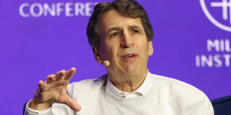 Le syndicat demande une enquête de la SEC sur les liens « trompeurs » d&rsquo;Apollo avec Epstein