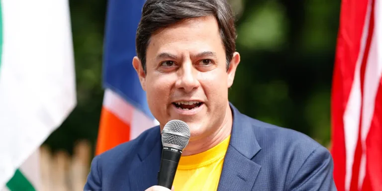 Dan Garodnick réfléchit à la politique du logement à New York et aux défis futurs