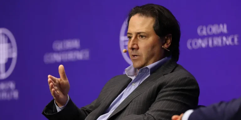 Ares limite les retraits des fonds de crédit privés