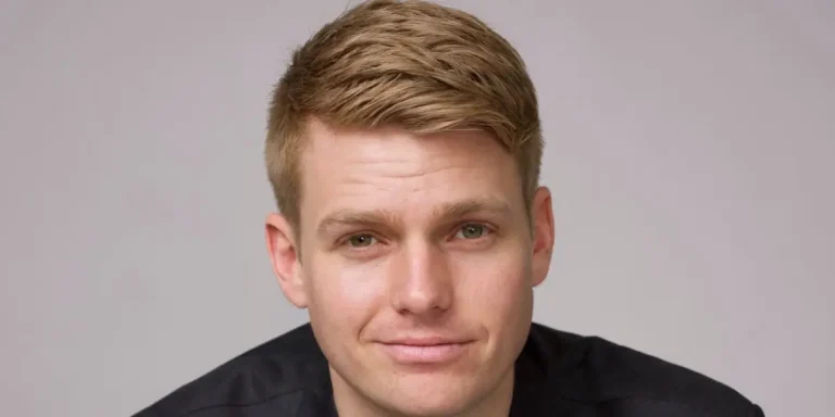 Un coach en négociation partage une phrase qui pourrait obtenir jusqu&rsquo;à 20 % d&rsquo;augmentation de salaire