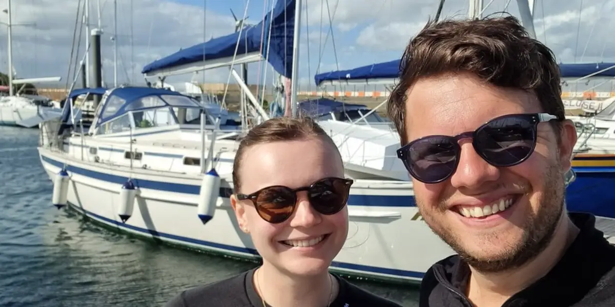 A vécu en mer sur un voilier, puis a déménagé à New York : les plus grands ajustements