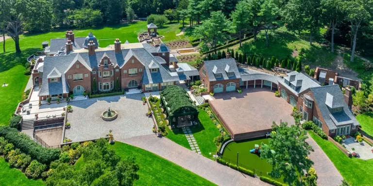 Billy Joel vend un domaine riverain de New York pour un total de 35 millions de dollars