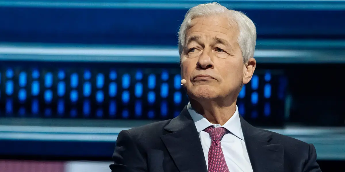 JPMorgan publie de nouveaux objectifs pour les ingénieurs afin d'augmenter la productivité grâce à l'IA