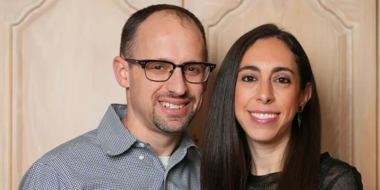 Je n&rsquo;avais jamais prévu de retourner dans ma ville natale – la maternité a changé la donne