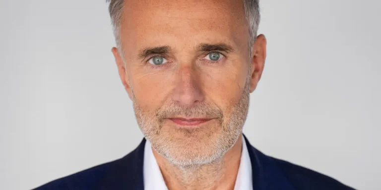 Les managers de BNY apprennent à diriger des équipes composées à la fois d&rsquo;humains et d&rsquo;agents IA