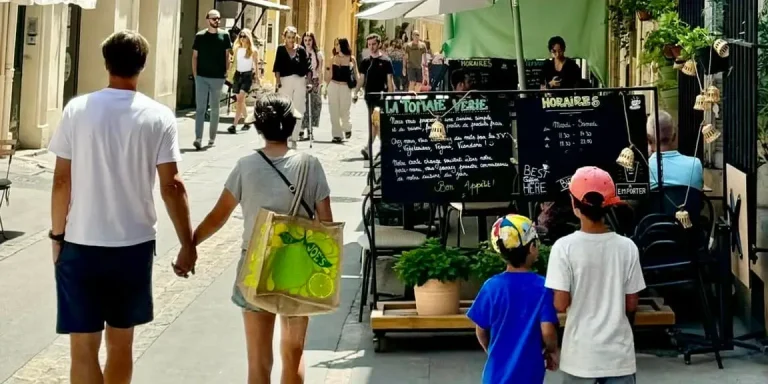 Nous avons déménagé de la Californie vers la France. Nous économisons de l&rsquo;argent et travaillons moins.