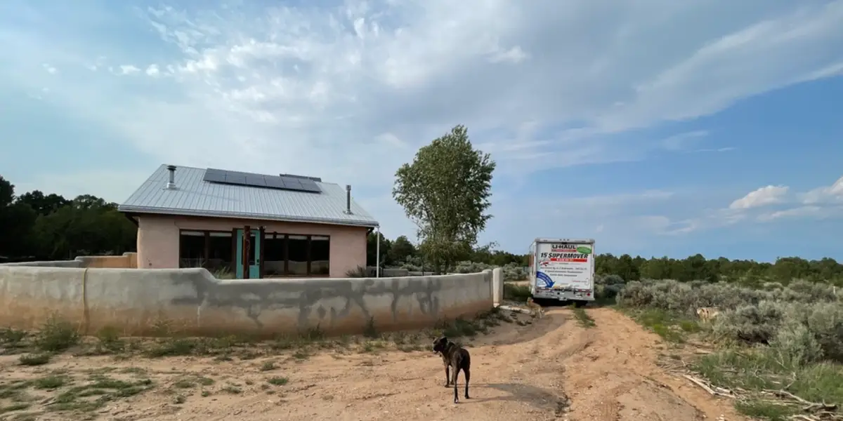 Nous avons quitté la vie hors réseau après avoir eu un enfant ; Mieux pour nos besoins