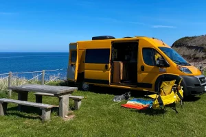 Nous vivons dans une camionnette à temps plein ; J&rsquo;adore malgré les défis