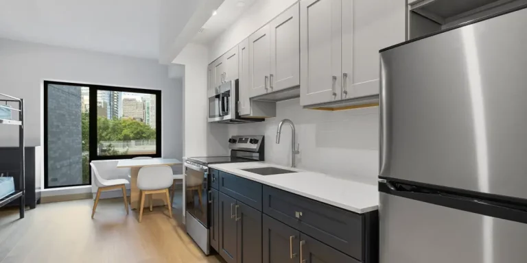 Un refuge pour les familles sans logement avec enfants se démarque à Brooklyn