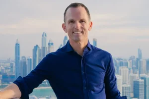 Un milliardaire a vécu sur 6 continents. Pourquoi il a choisi 2 endroits pour s&rsquo;installer.