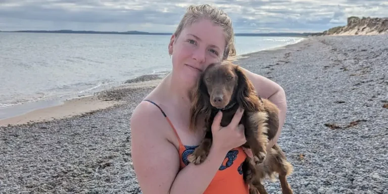 J&rsquo;ai déménagé dans une petite ville dans la quarantaine ; Ça ne va pas bien, difficile de se faire des amis