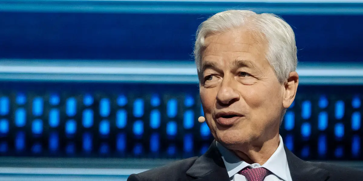 Jamie Dimon fait l'éloge des petites équipes de type « Navy SEAL » dans une lettre aux actionnaires