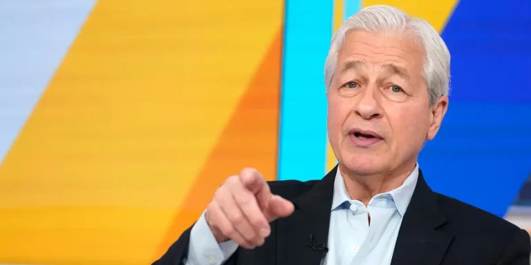 Jamie Dimon prévient que des impôts élevés pourraient pousser les gens à quitter New York