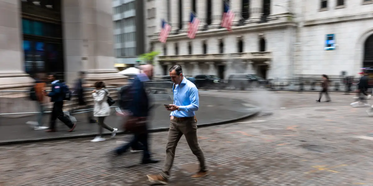 La ruée vers le rachat de 20 milliards de dollars du crédit privé en 3 graphiques