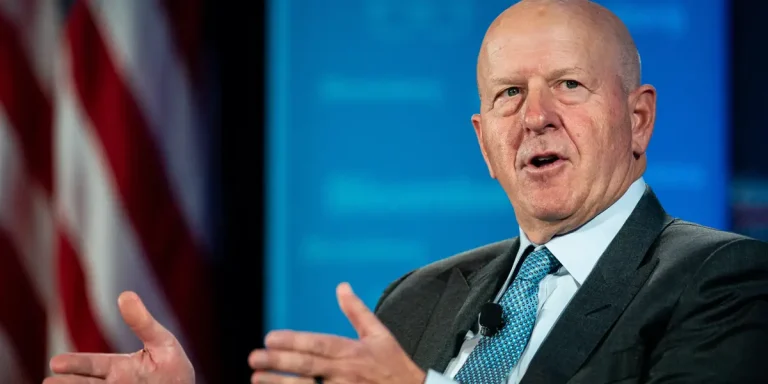 Le PDG de Goldman déclare que le conflit iranien n’a pas entamé le pipeline de fusions et d’acquisitions – pour l’instant