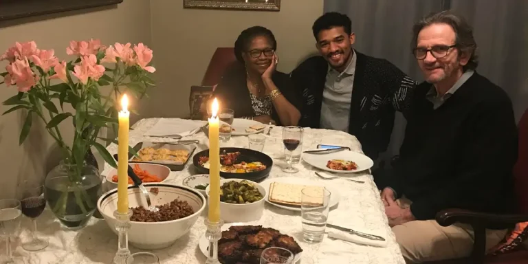 Ma fiancée et moi vivons avec mes parents dans un appartement à New York pour économiser de l&rsquo;argent