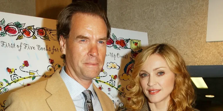 Madonna Book Publisher accuse les prêteurs « prédateurs » de faillite