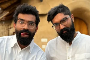 Deux frères ont déménagé dans une ville reculée de l&rsquo;Himalaya et ont construit une maison en terre cuite