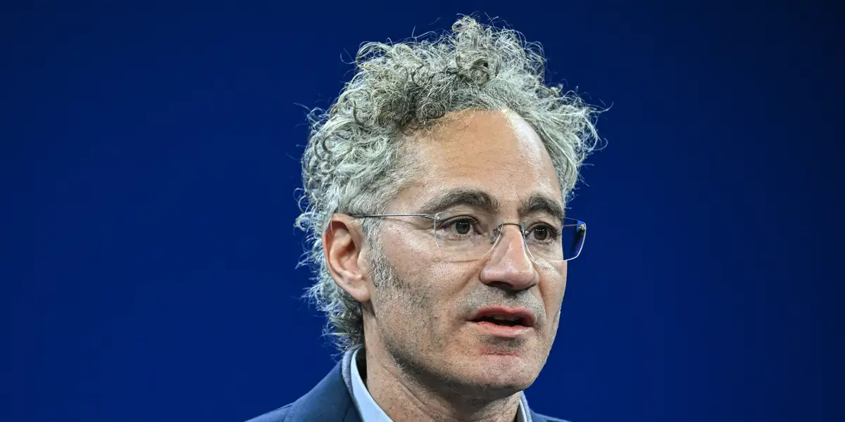 Bénéfices de Palantir : le CTO déclare que les jetons d'IA sont le nouveau charbon du boom technologique