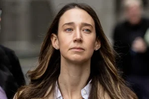 Charlie Javice plaide une fois de plus pour perdre le bracelet de cheville