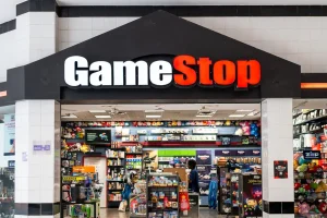 GameStop embauche le directeur de la maison pour le PDG Ryan Cohen, déclare qu&rsquo;il financera le rôle