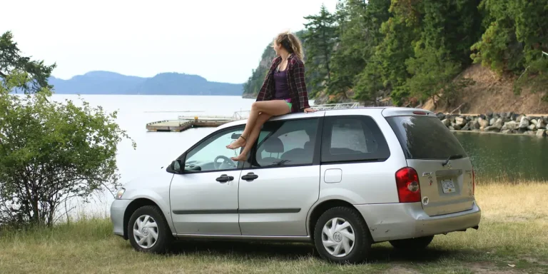 J'ai acheté une camionnette pour vivre pendant mes études ; Économisé de l'argent, a bien fonctionné
