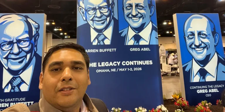 J'ai pris l'avion pour Omaha pour voir si Berkshire Bash est plus grand que Warren Buffett
