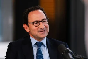 Jon Gray de Blackstone explique comment tirer le meilleur parti du travail dans une grande entreprise