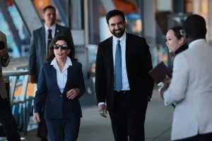 La gouverneure Kathy Hochul et Zohran Mamdani taxent les résidences secondaires des milliardaires de New York