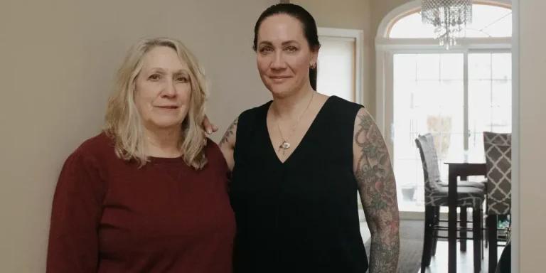 Ma mère a construit un agrandissement de 200 000 $ à ma maison et a emménagé ; Cela a payé
