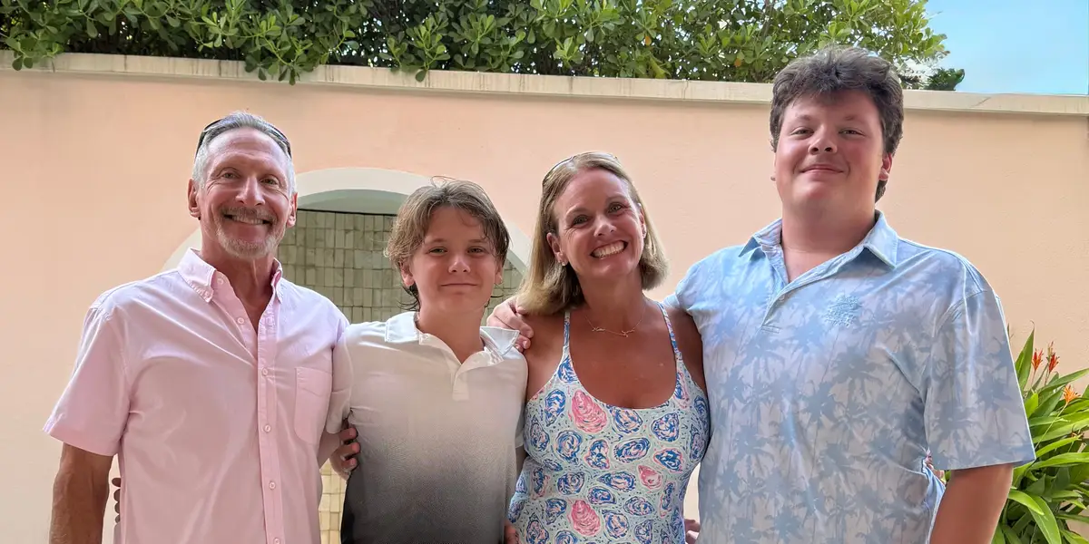 Couple retraité au Costa Rica avec 2 fils ; J'ai acheté une maison de 1,6 million de dollars