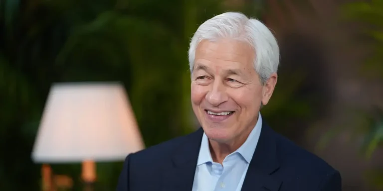 Jamie Dimon organise la célébration de l&rsquo;introduction en bourse de SpaceX au siège de JPMorgan