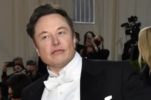 La valeur nette d&rsquo;Elon Musk tombe en dessous de 1 000 milliards de dollars alors que les actions de SpaceX chutent