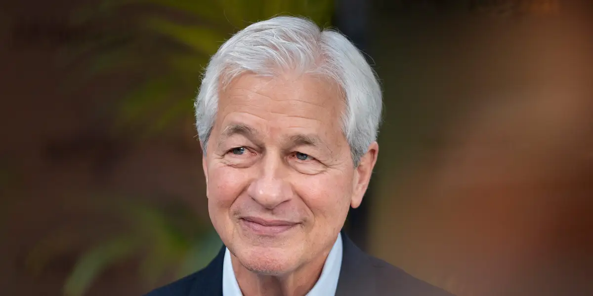 Dimon affirme que l’IA a réduit de 40 % les emplois dans certaines régions