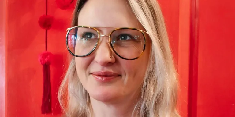 J'avais honte de ma dette de 100 000 $ jusqu'à ce que j'en parle à mes amis

