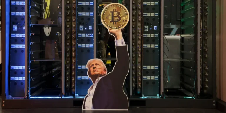Les revenus cryptographiques de Donald Trump dépassent 1 milliard de dollars, révèle une divulgation financière
