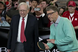 Warren Buffett parle des liens de Bill Gates avec Epstein et du snobisme de la Fondation Gates